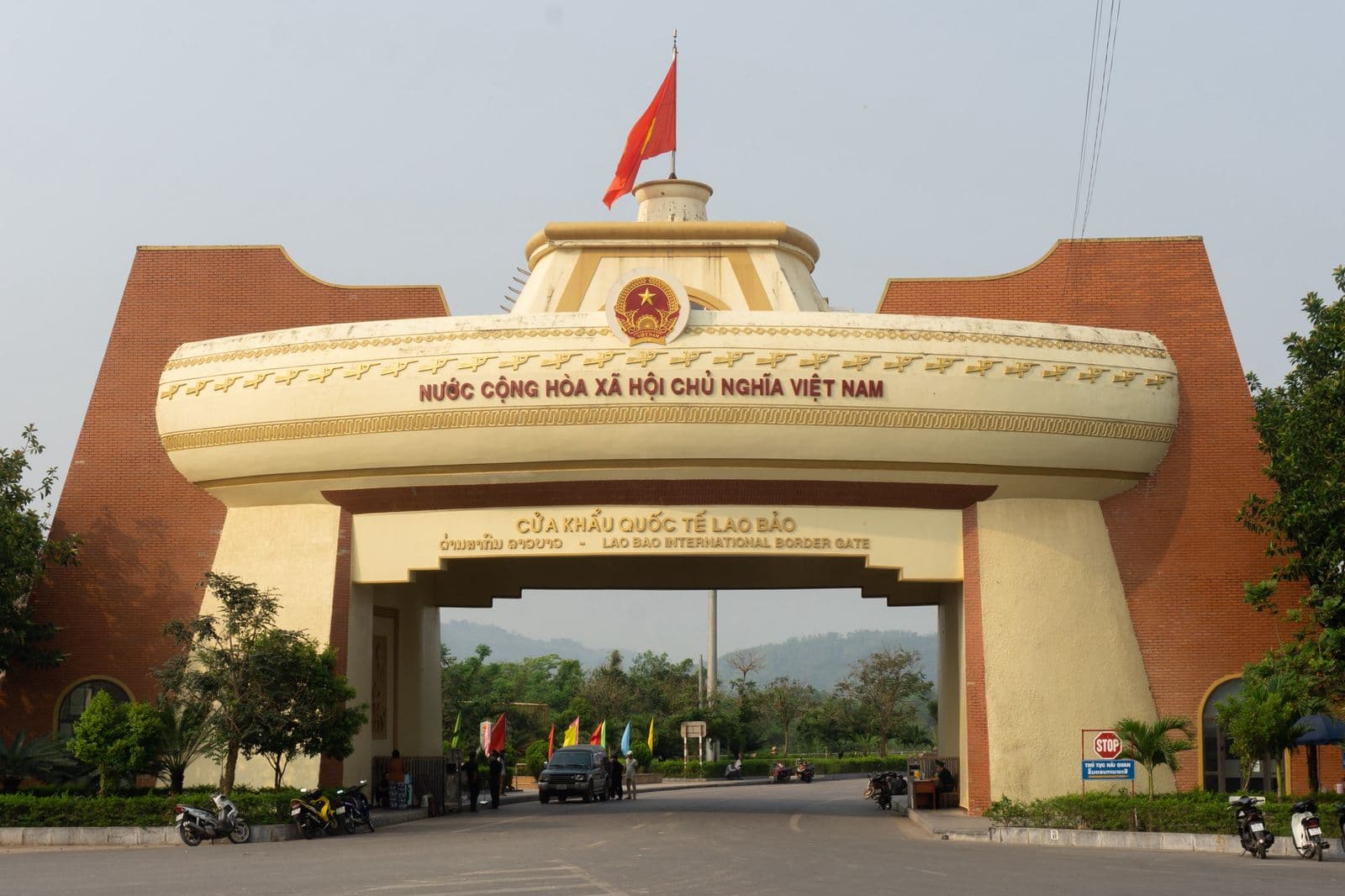 Vietnam-Laos Border Crossing by Motorbike: Rules, Routes & Tips
