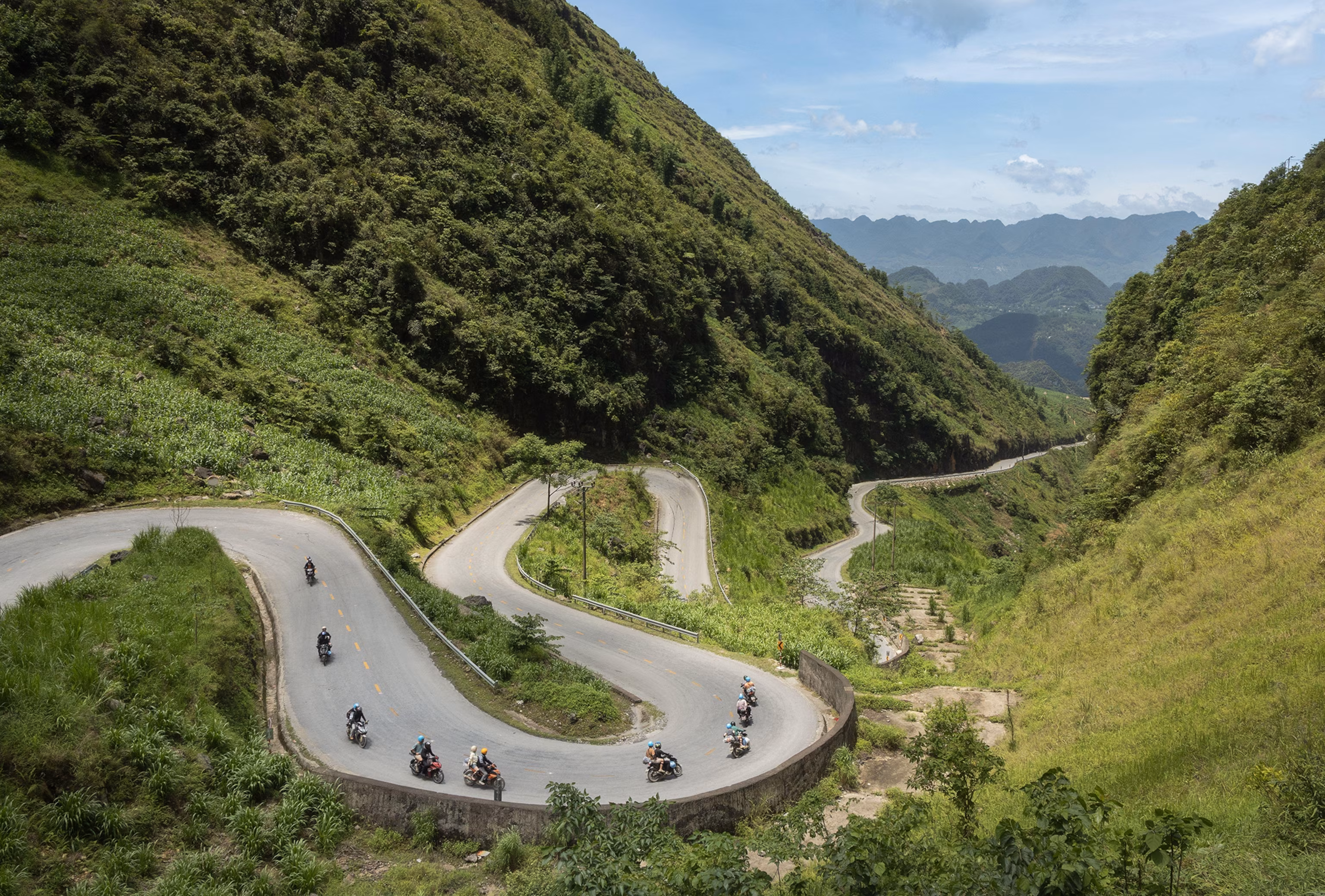 Ha Giang Loop Motorbike Guide: Rental, Routes & Tips